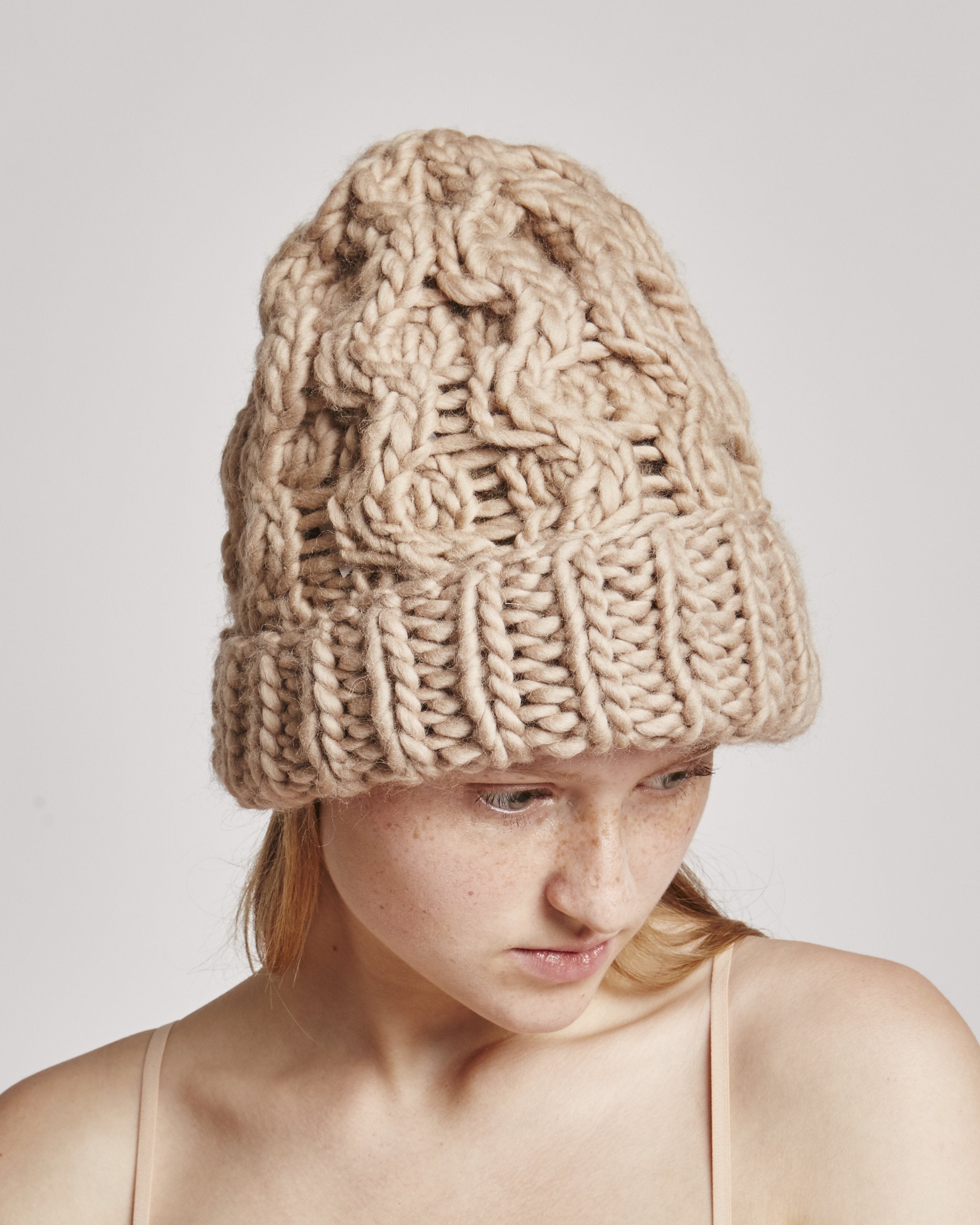 Honey beanie in taupe